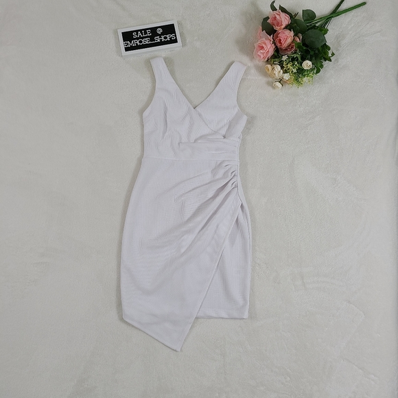 Bisou Bisou Dresses & Skirts - Sexy White Wrap Dress 💐